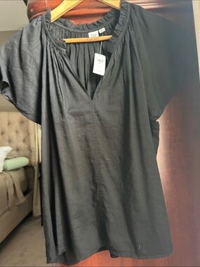 GAP Women’s Black Short-Sleeve Peasant Tunic